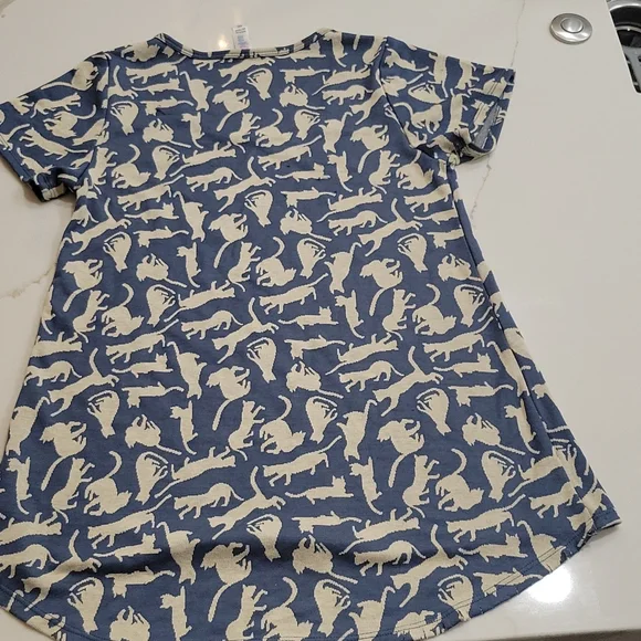 LulaRoe Cat Top - Picture 3 of 3